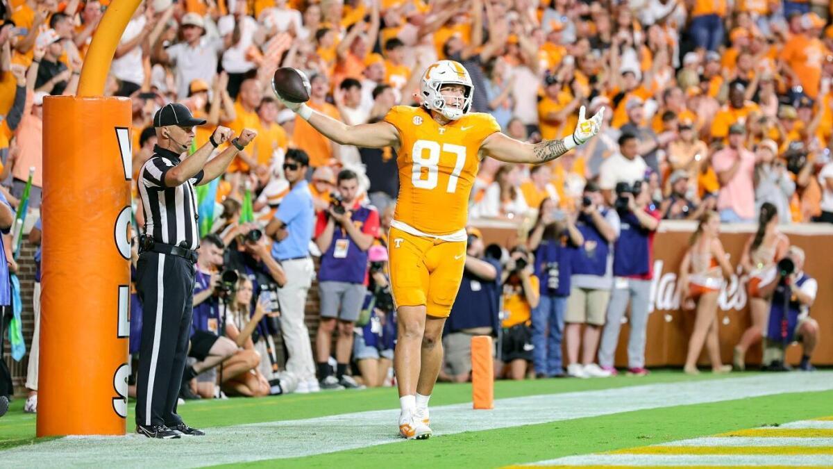 A place to watch Tennessee against Siracuse: TV Station, time to start, bad habits, for the weekends...