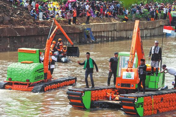 Hovering danger - Chinadaily.com.cn